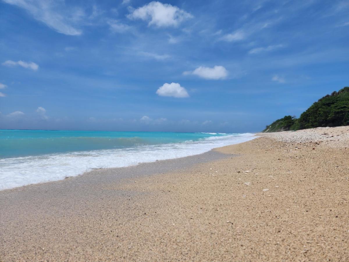 Beachfront Apartment, Quiet 4 Beds, 1 Bath, Ac, Wi-Fi, Hot Water, In Paraiso Near Los Patos Exterior photo
